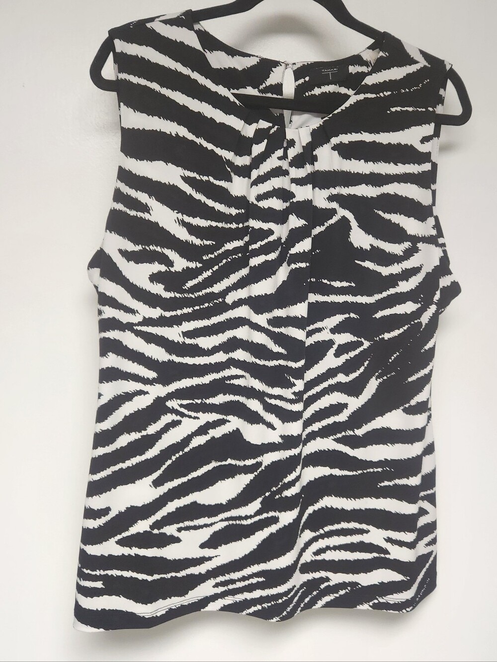 Tahari Black & White Zebra Print Sleeveless Top